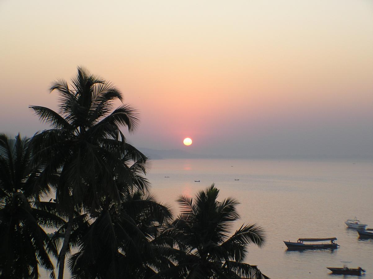 Zuariview Guest House Dona Paula Exterior photo